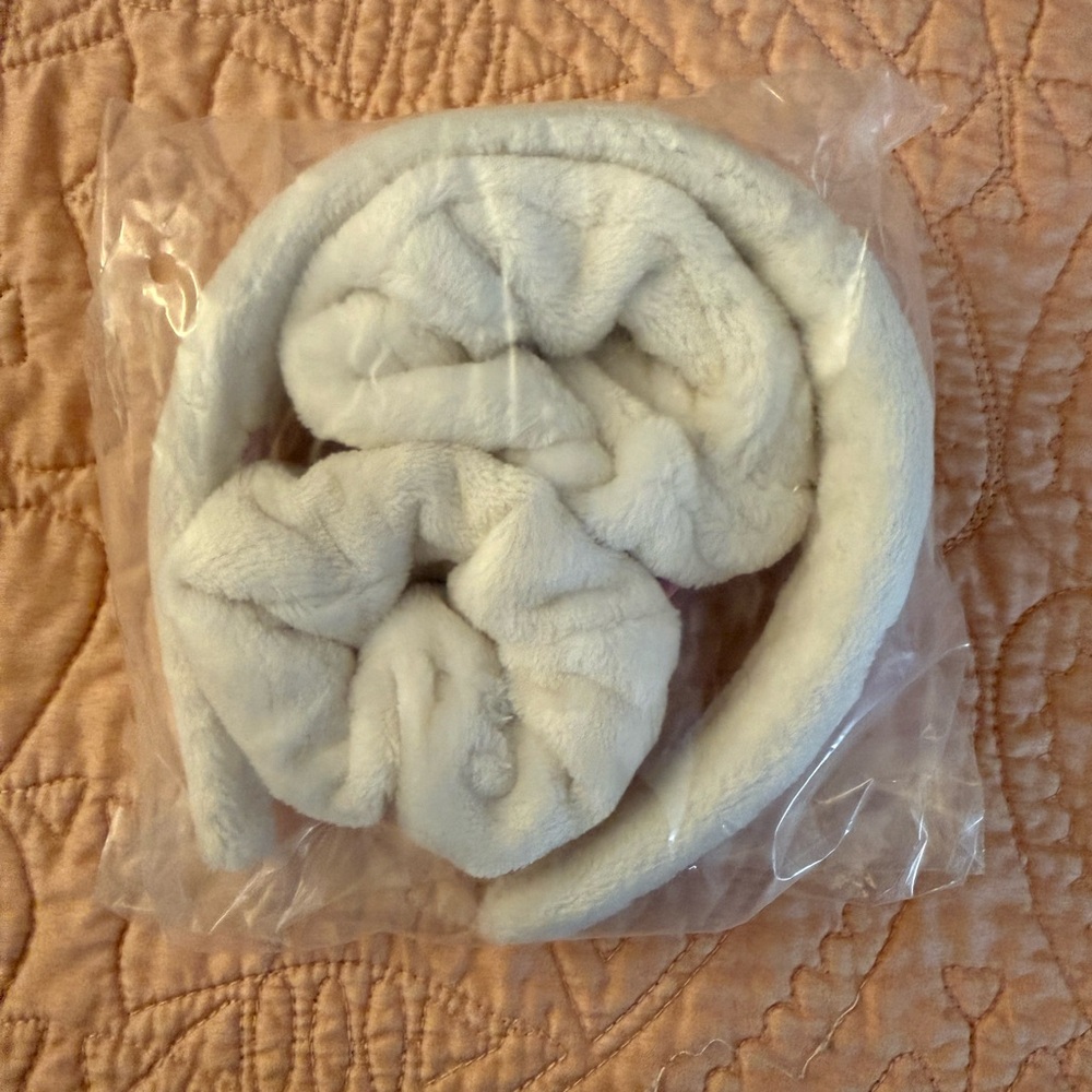 Makeup Eraser Soft Plush Headband and Wristband Set
